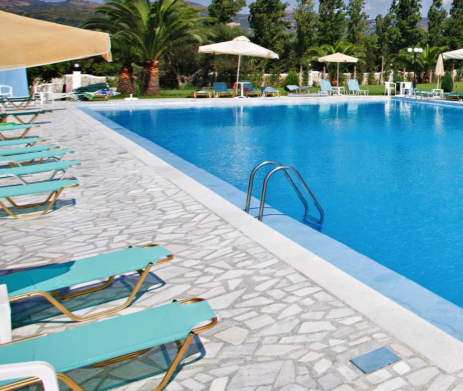 Eleftheria Hotel Kissamos Exterior photo